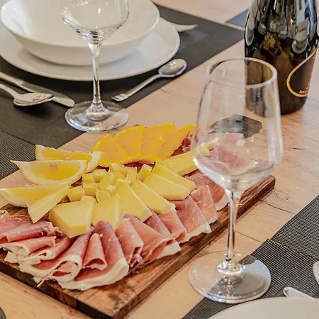 Modern Fisherman's Stone House Brna