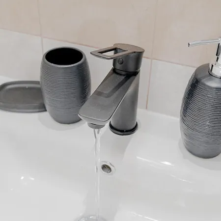 בית נופש Modern Fisherman's Stone House Brna *