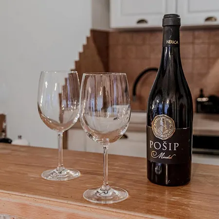 Modern Fisherman's Stone House Brna בית נופש *