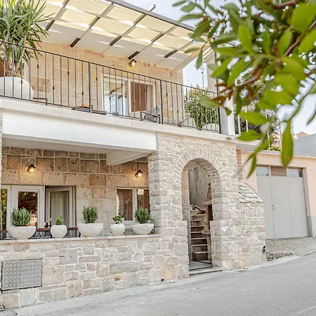 Modern Fisherman's Stone House Brna בית נופש *