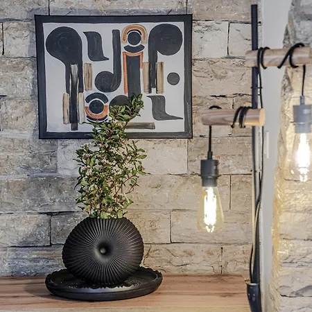 Modern Fisherman's Stone House Brna