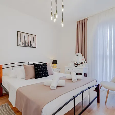 Modern Fisherman's Stone House Brna Semesterbostad *