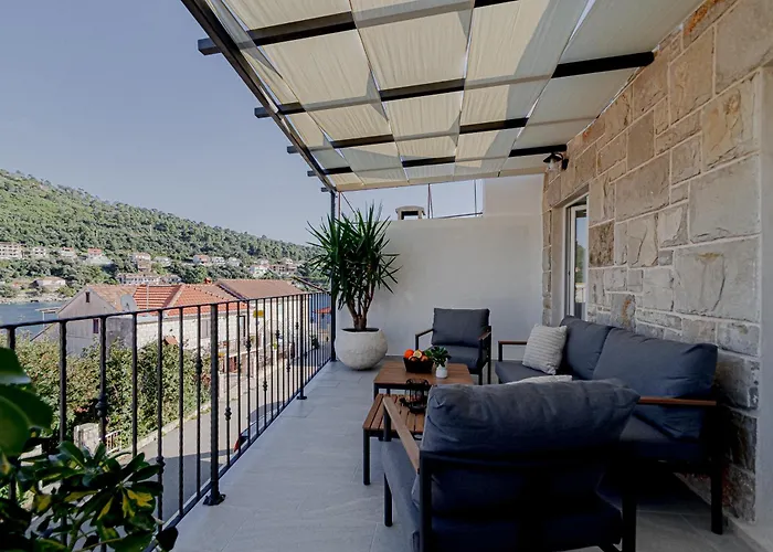 Modern Fisherman's Stone House Brna Vakantiehuis